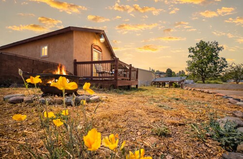 Vintage Country Cottage in Camp Verde Near Sedona. Dark Sky Community by Casino
