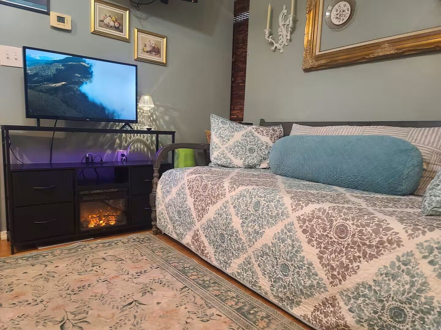 1 bedroom, desk, free WiFi, bed sheets