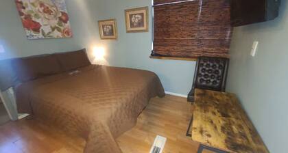 Vintage Country Cottage in Camp Verde Near Sedona. Dark Sky Community by Casino