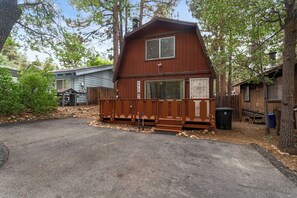 Exterior - Green Leaf Lodge - Hot Tub, Fireplace, Pet Friendly, Fenced Yard (Sugarloaf)