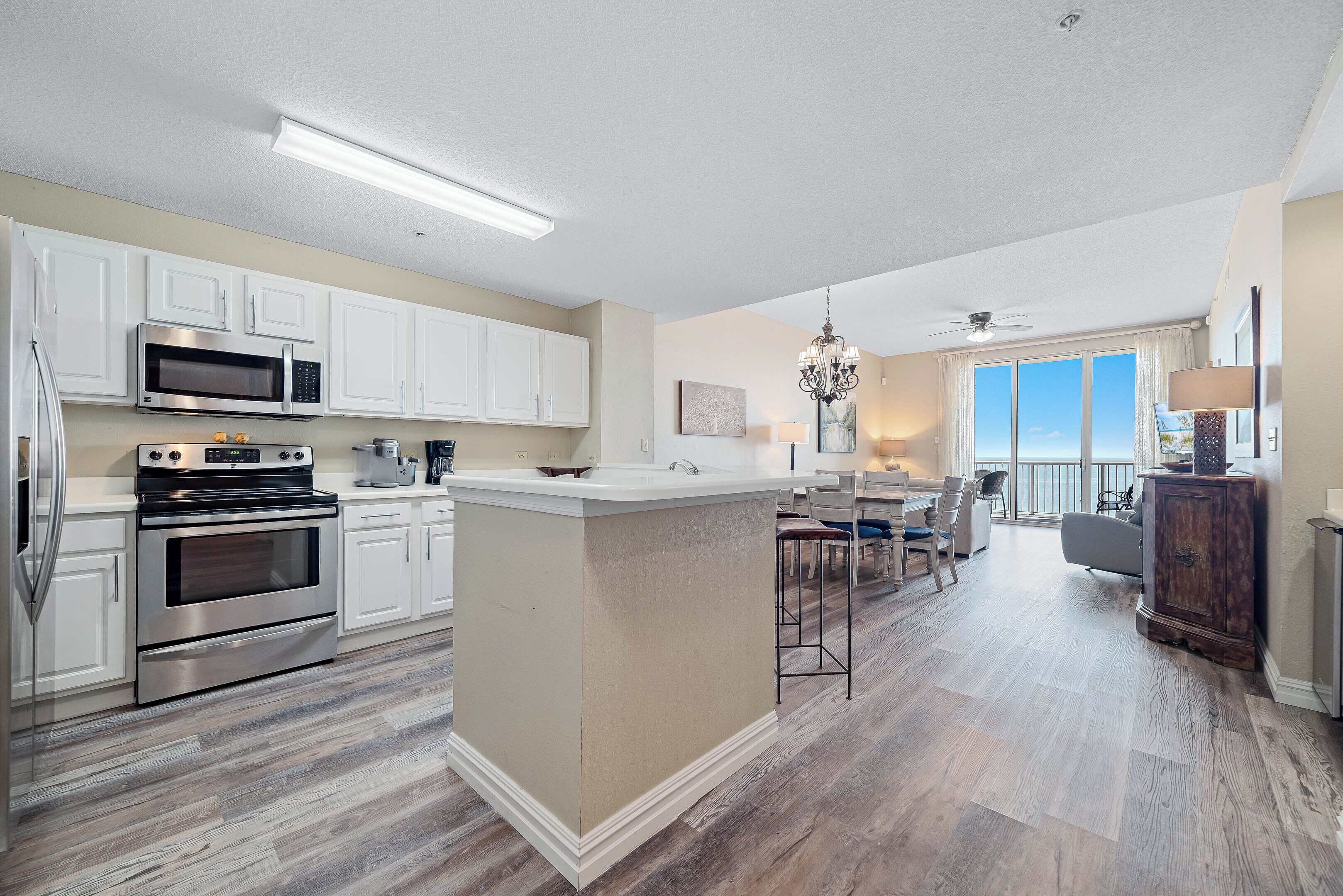 冰箱、微波炉、烤箱、炉灶