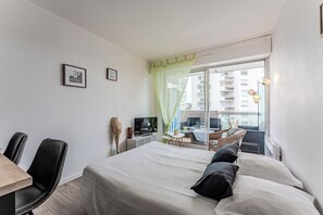 1 bedroom, bed sheets - Appartement Darsena - Welkeys (Arcachon)