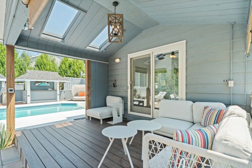 Heated Saltwater Pool |Outdoor Kitchen, Bar & TV |Poolside Seating |Gas Fireplace |Near Downtown