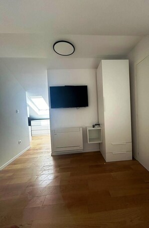 Interior - Charming 2-Bedroom Apartment with Sea View & Private Parking (Dubrovnik)