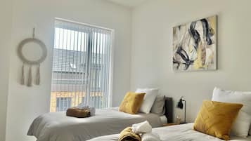 3 bedrooms, desk, iron/ironing board, free WiFi