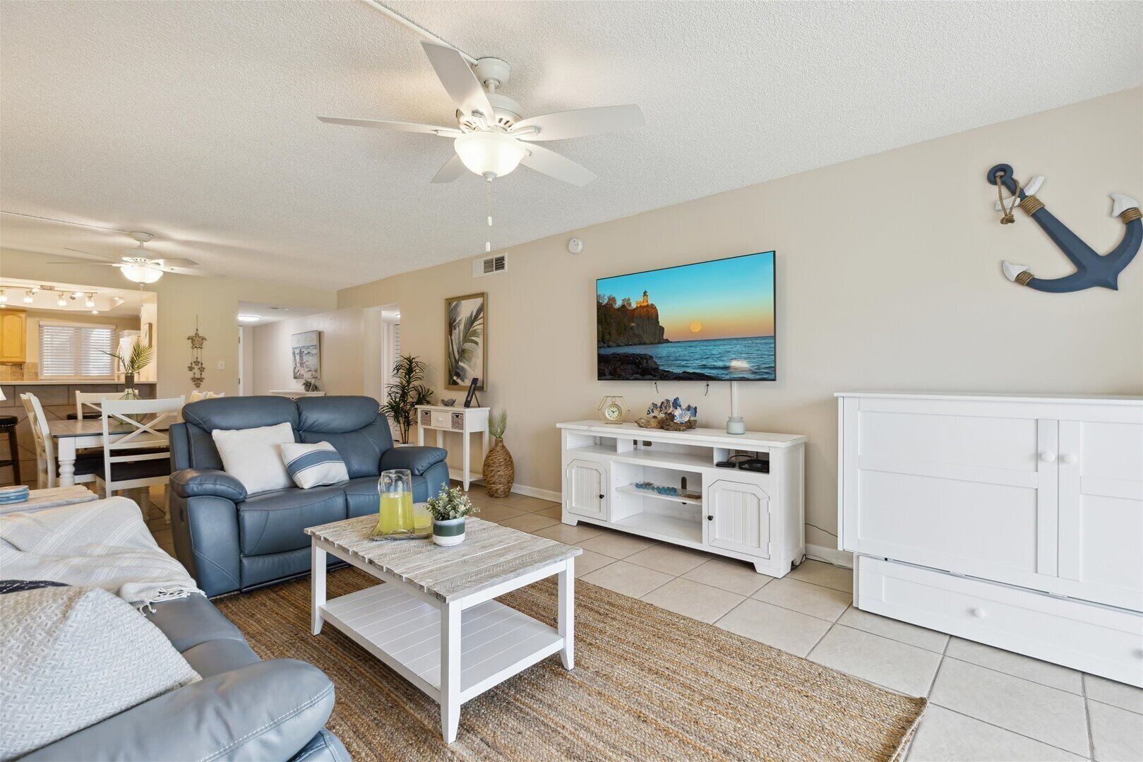 Living Space w/Full bed in Cabinet
