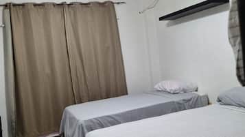 3 عدّة غرف نوم وواي فاي وملاءات أسرّة