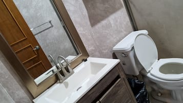 Towels, soap, shampoo, toilet paper