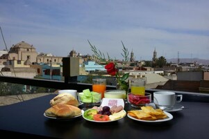 Desayuno de autoservicio incluido todos los días 