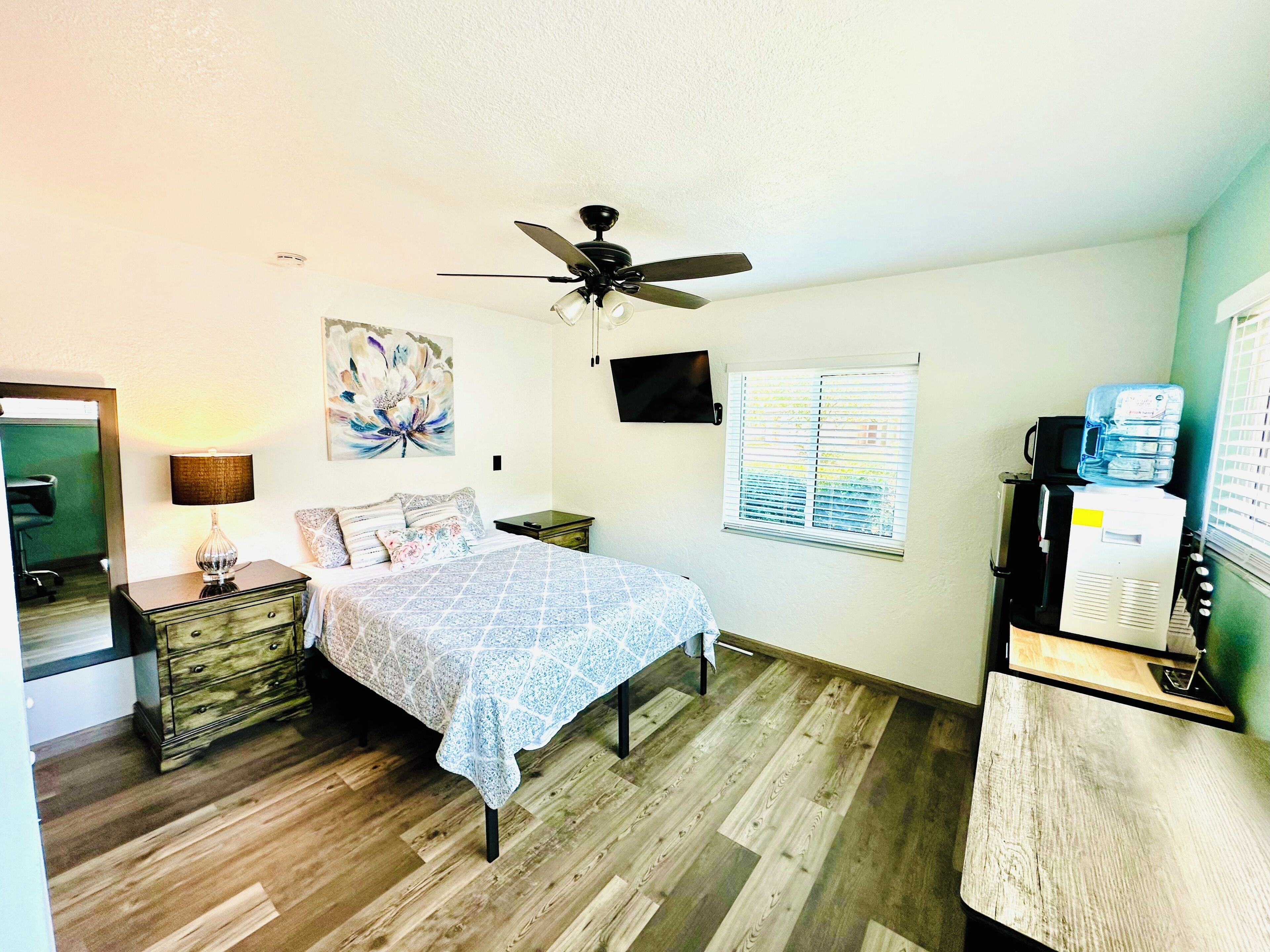 Newly renovated studio apartment in Clearwater. 