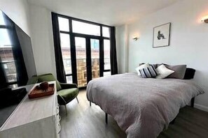 2 habitaciones, tabla de planchar con plancha, wifi y ropa de cama 
