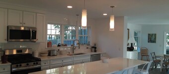 Charming 3-bedroom, 3 bath house in l Sag village, Harbor with pool, AC, WiFi