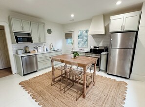 Fridge, microwave, stovetop, dishwasher - The Portico - 2 BR 1 BA Apt (Griffin)