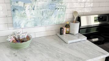 Refrigerador, microondas, parrilla de estufa y lavavajillas