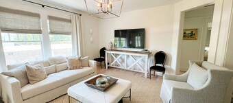 The Portico - 2 BR 1 BA Apt