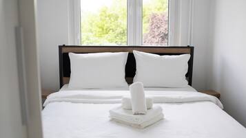 1 habitación, tabla de planchar con plancha, wifi y ropa de cama