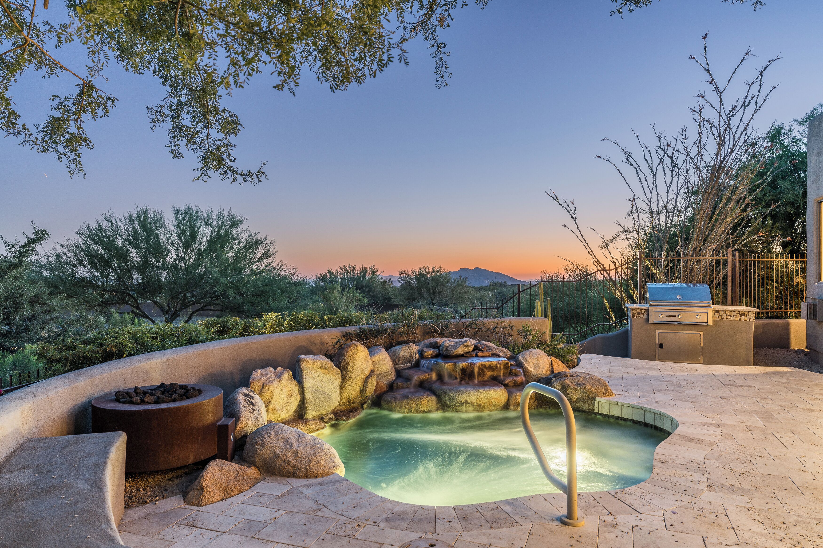 Amazing Oasis w/Stunning Views & Private Hot Tub in Scottsdale, AZ!