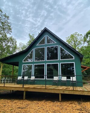 Terrace/patio - Cabin on Old Highway (Heber Springs)