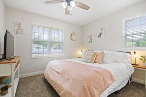 3 bedrooms, iron/ironing board, WiFi, bed sheets