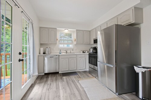 Wheels Trails and Tails Inn - Fully Fenced! 2x King 2x Twin Pet Friendly