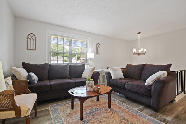 Smart TV, DVD player, books