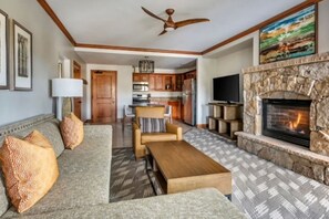 Smart TV, fireplace, video games, ping pong - Valdoro Mountain Lodge Large 2 bed 2 bath condo Breckenridge, Jacuzzi, amenities (Breckenridge)