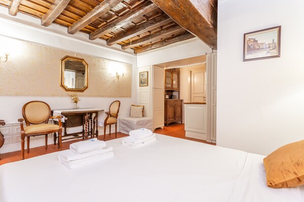 Iron/ironing board, free WiFi, bed sheets