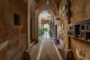 Property grounds - Al Cortile del Moro Suite (Roma)