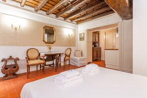 Bügeleisen/Bügelbrett, kostenloses WLAN, Bettwäsche