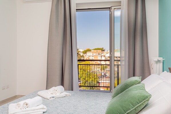 2 chambres, fer et planche à repasser, Wi-Fi gratuit, draps fournis