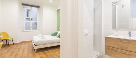 2 多间卧室、熨斗/熨衣板、免费 WiFi、床单