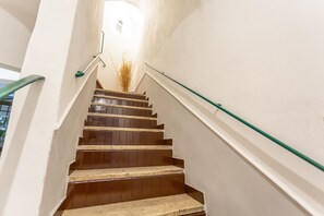 Interior - 2 BDR Navona Quintessential Charm (Roma)