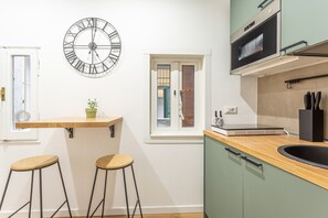 Fridge, microwave, coffee/tea maker, electric kettle - 2 BDR Navona Quintessential Charm (Roma)