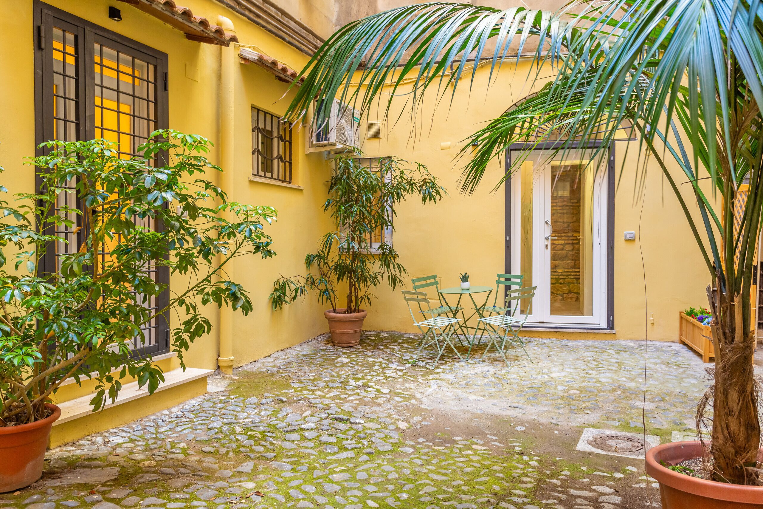 屋外ダイニングエリア