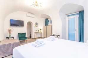 1 chambre, fer et planche à repasser, Wi-Fi gratuit, draps fournis