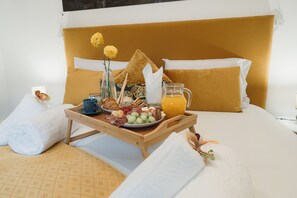 4 camere, una scrivania, ferro/asse da stiro, Wi-Fi