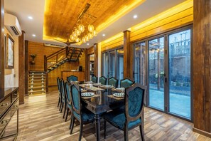 Huis, 5 slaapkamers (Kashi) | Dineerruimte