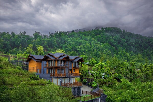 Exterior - Amã Stays & Trails Kashi House, Rishikesh (Narendranagar)