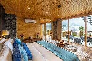 Classic Room, Mountain View (Kashi) - Amã Stays & Trails Kashi House, Rishikesh (Narendranagar)