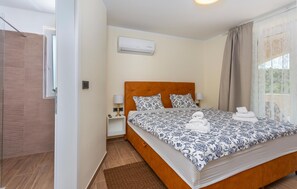 4 Schlafzimmer, Bügeleisen/Bügelbrett, kostenloses WLAN, Bettwäsche