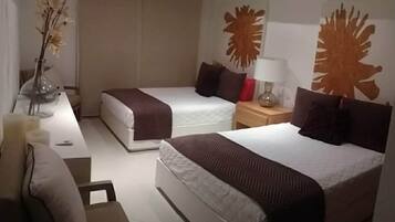 4 bedrooms, iron/ironing board, free WiFi, bed sheets