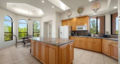 Beautiful Mountain top retreat with room to spread out!