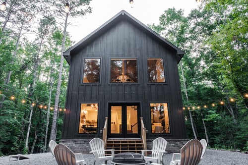 Private cabin on wooded 20 acres