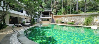 Tropical View Condo in Hillside - SGC1
