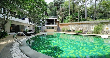 Tropical View Condo in Hillside - SGC1