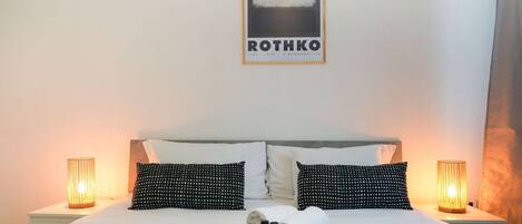 1 sovrum och sängkläder