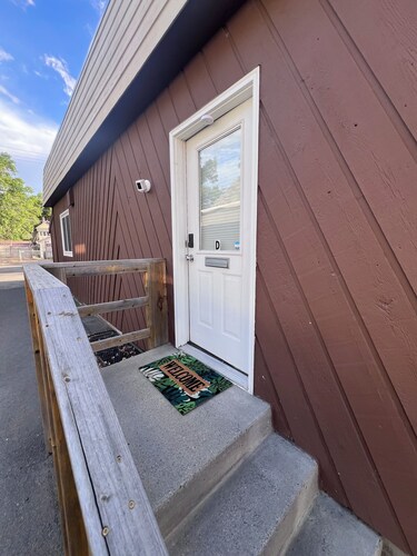 Cozy 2-bedroom apartment with WiFi, AC in midtown  Billings