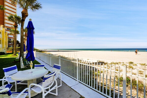 Outdoor dining - Beach Townhouse with Outdoor Pool (Redington Shores)