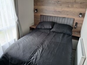 3 dormitorios, tabla de planchar con plancha, cuna de viaje y wifi