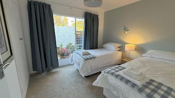 2 bedrooms, iron/ironing board, WiFi, bed sheets